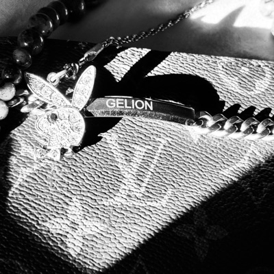 DE LA OSCURIDAD A LA LUZ ☦︎