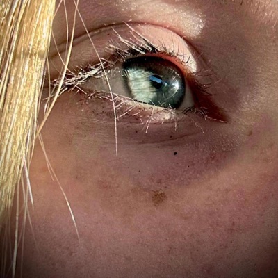 Run away from the ones that i love - Single