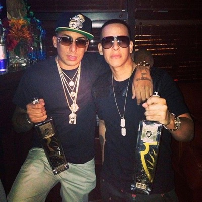 Me Pide (feat. n0tgiova) - Single