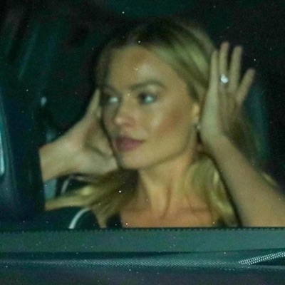 Margot Robbie - Single