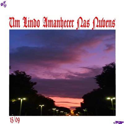 Um Lindo Amanhecer Nas Nuvens