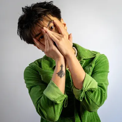 Emily Vu adlı sanatçının Attention - Single albümünü dinle