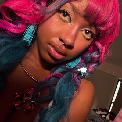 FACADES AND UNEMPLOYMENT - Single