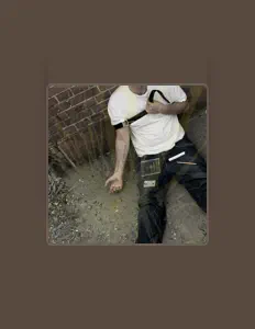 MesAyahを聴いたり、ミュージックビデオを鑑賞したり、経歴やツアー日程などを確認したりしましょう！