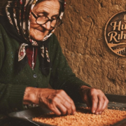 Ömür Dediğin Bir Kuru Yaprak - Huzur Rıhtımı