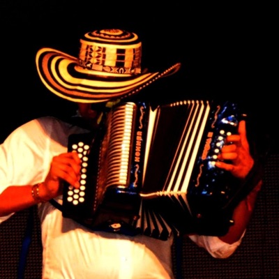 TROPICAL MUSIC - La Quebrona Renovacion vallenata