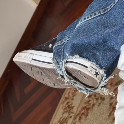 holes in my jeans - Single