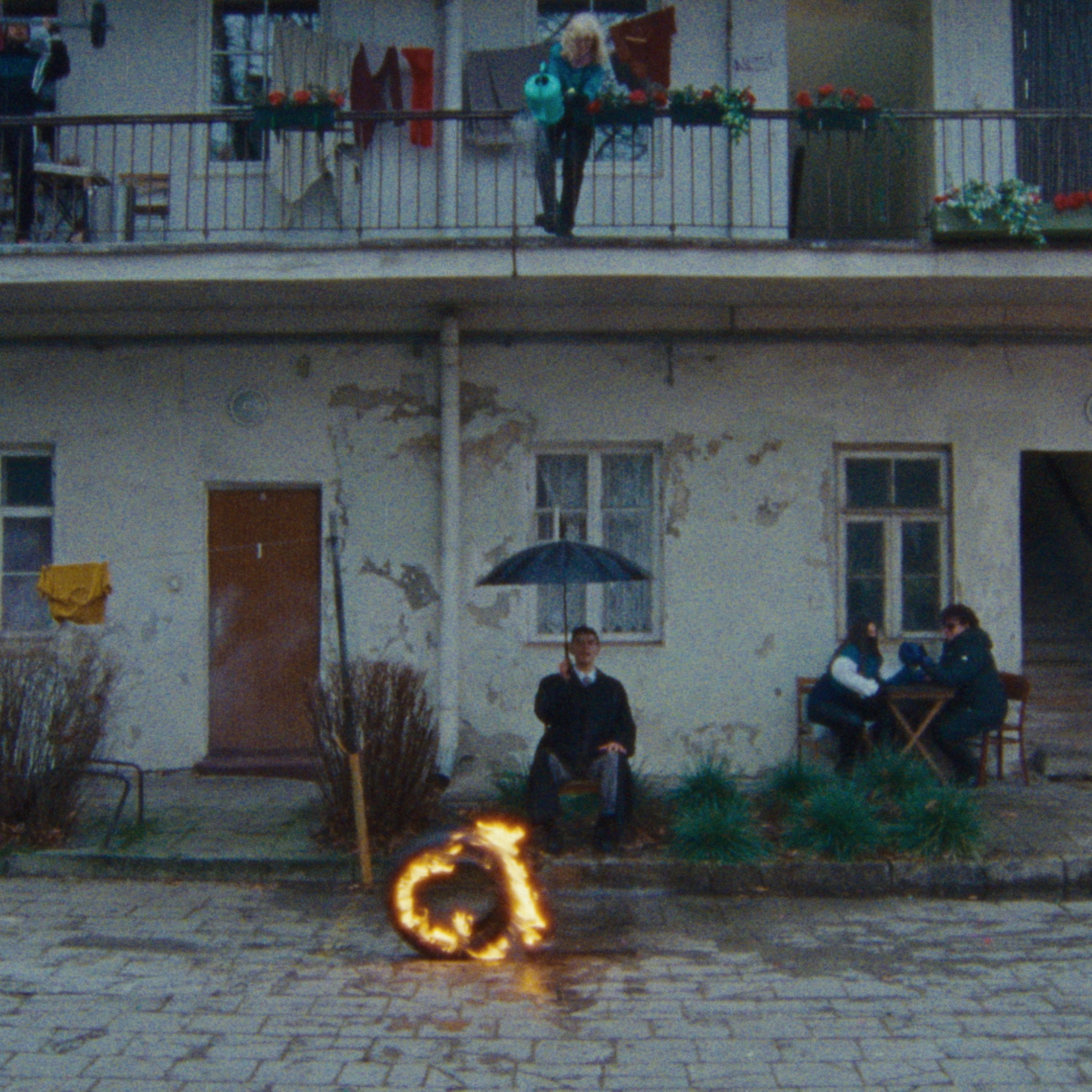 DONATAS MONTVYDAS - SUDUZUSI SIRDIS