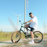 Milionár - Single - Adiss