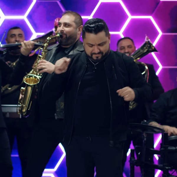 Cristi Nuca & Fanfara lui Andrii’ (Iti dau fericire)