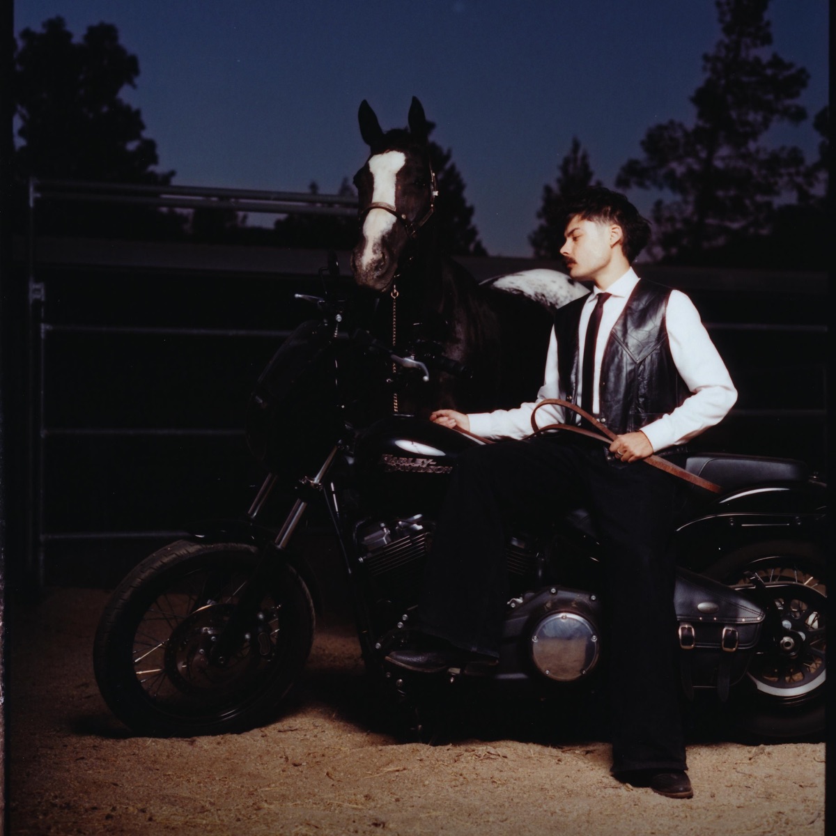 Free Arlo - BLUE HOUR (2026) [iTunes Plus AAC M4A]-新房子