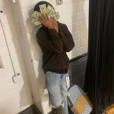 TRAPPING IN THE RAIN (feat. Heartless Daveion) - Single