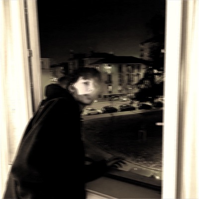 ΑΠΟΥΣΊΑ - Single