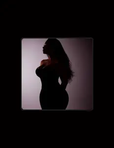 聆聽 The R、觀看音樂影片、閱讀小傳、查看巡演日期等！