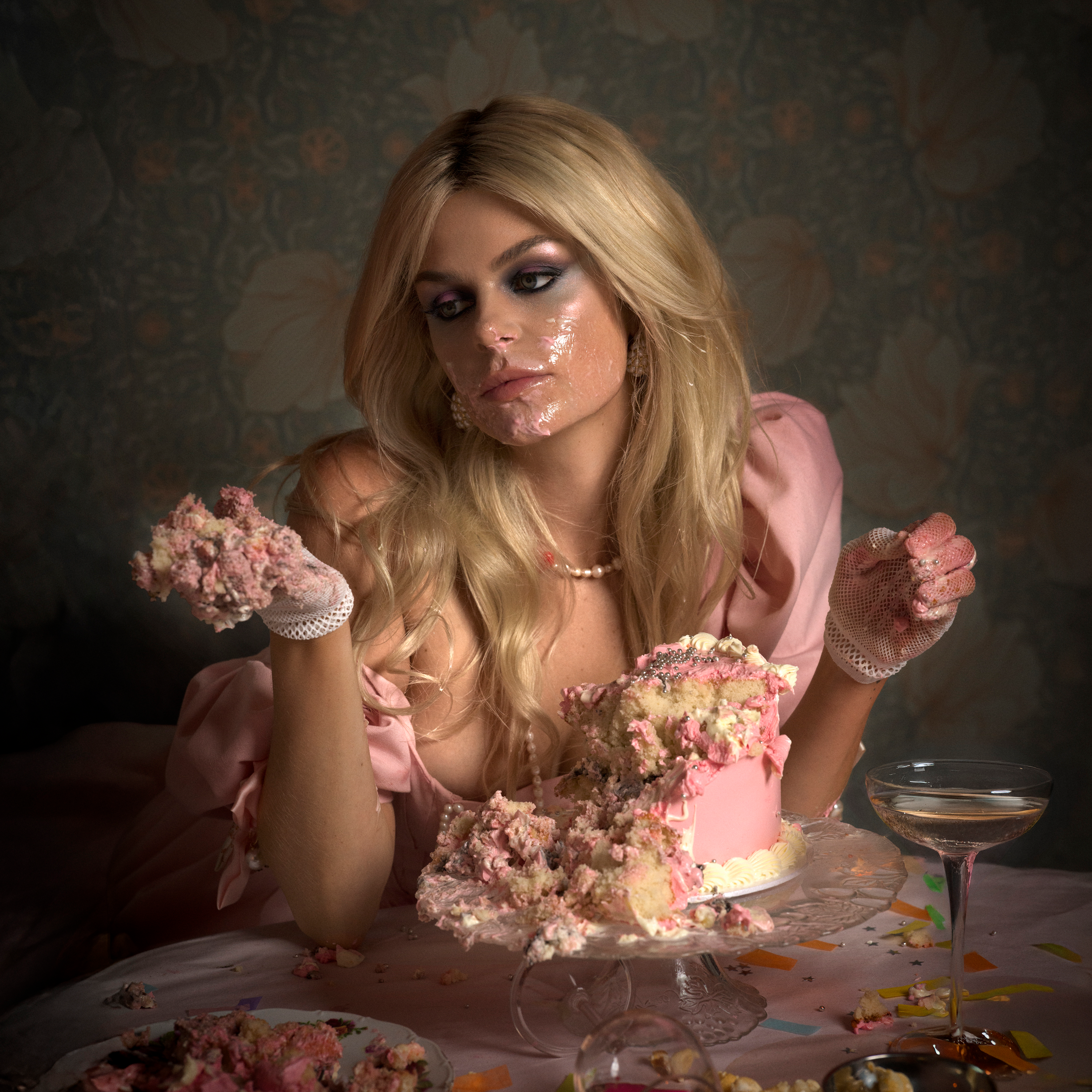 Still Champagne - Single