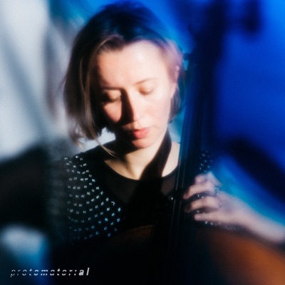 Nina Vanhoenacker: Glerá - Single