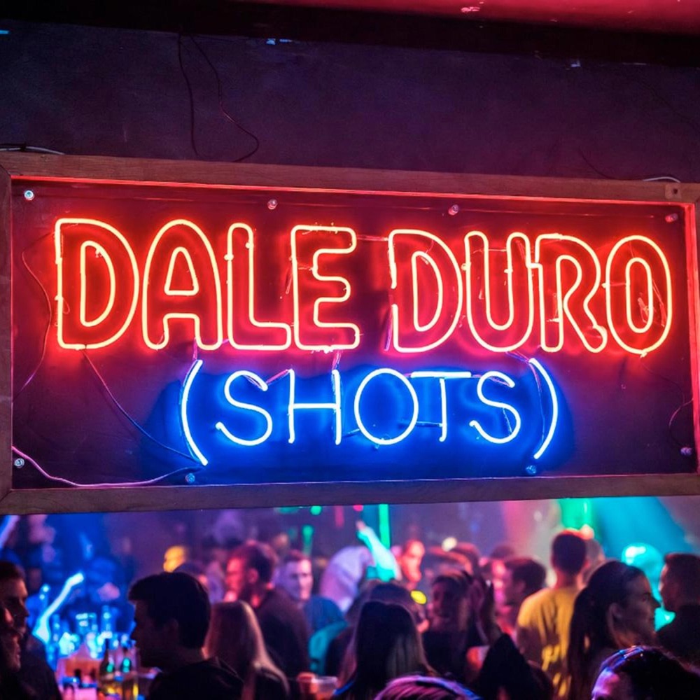 Обложка альбома «DALE DURO (ANTONIO SAGRERO ISMAEL O SHOWMAN AUDIO DEL VIDEO 3BALLMTY RAMOVA THEATRE CHICAGO) [SHOTS] (feat. Antonio Sagrero) - Single» — Ismael O Showman