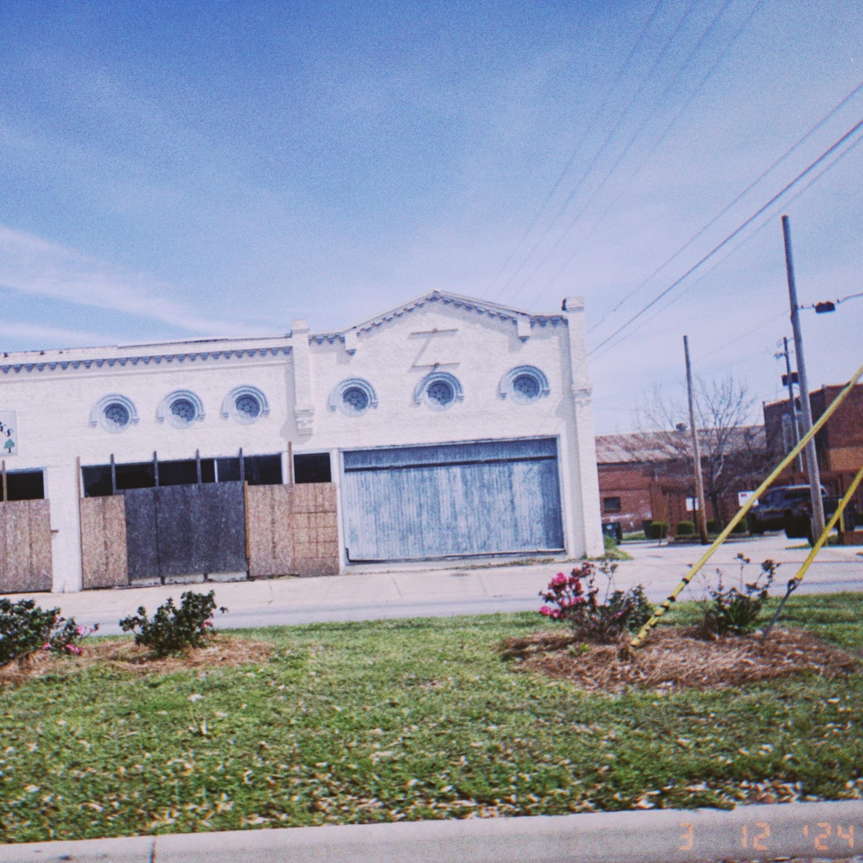 The House Of Leaves - Single