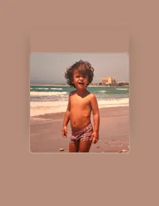 Ouça Luzzo, assista a videoclipes, leia a biografia, veja as datas das turnês e mais!