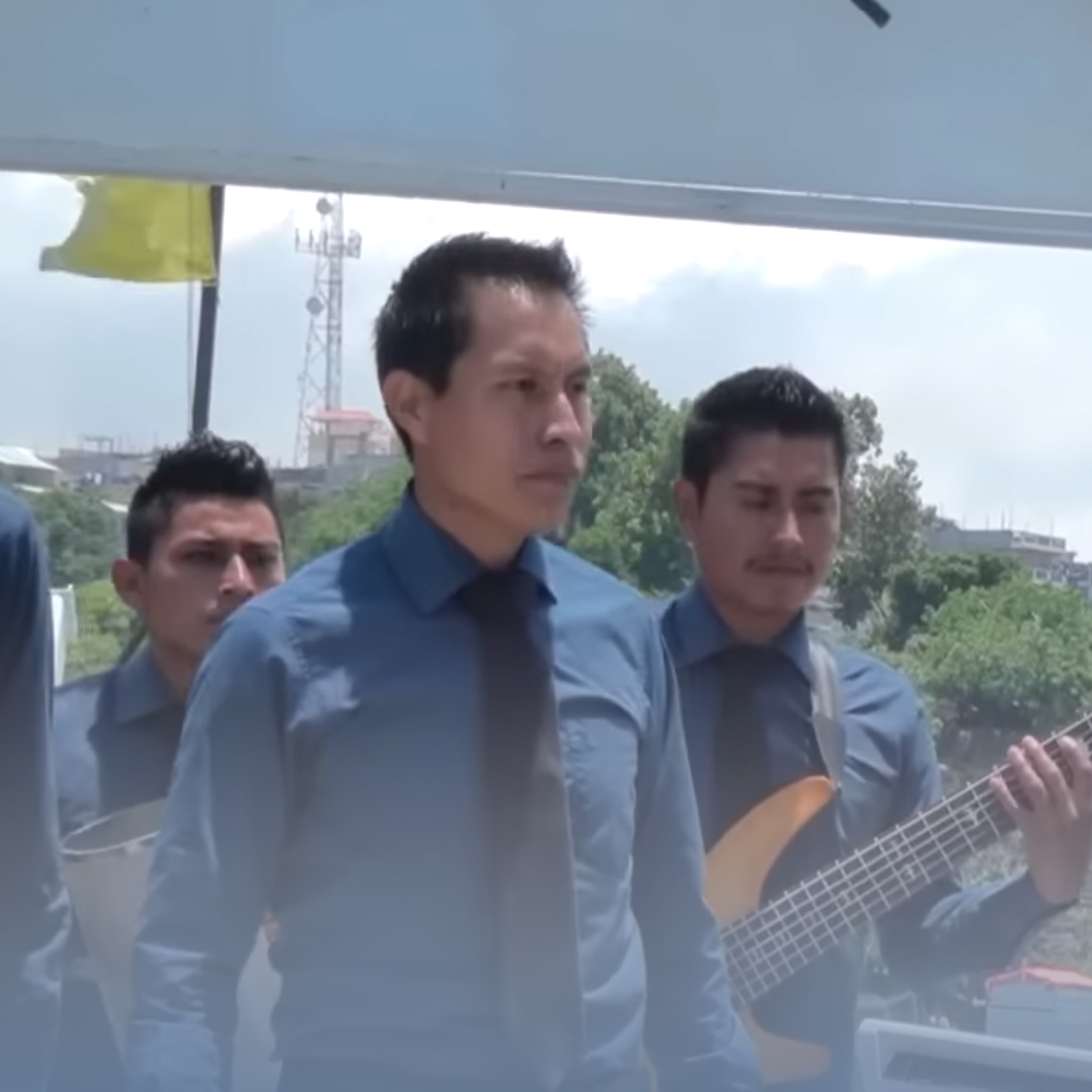 Agrupacion Musical Vida Nueva - 02 Cuando Termine mi Carrera