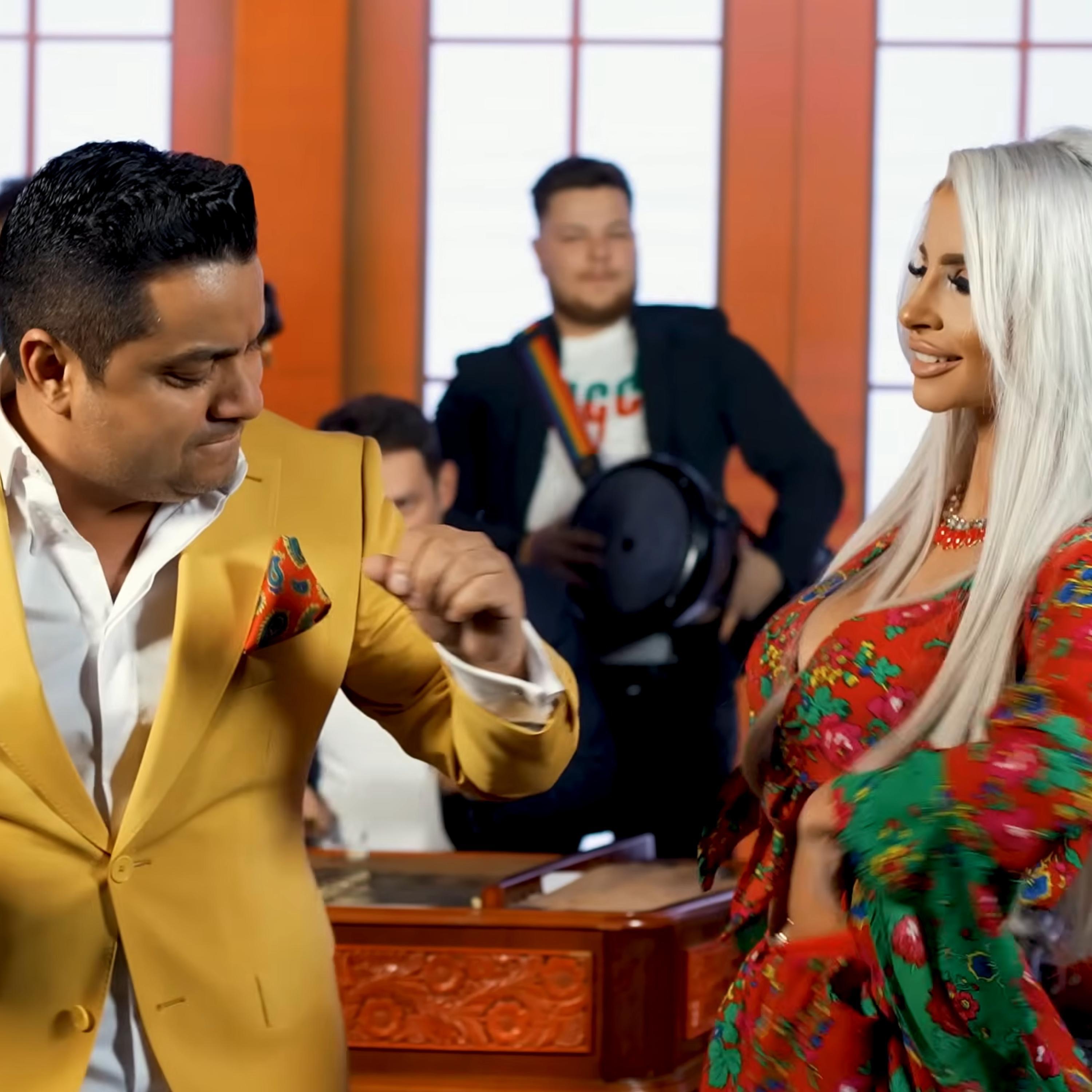 (Inelul cu Diamant) - Single