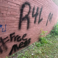 SMELL LIKE BRICKS (feat. MIRWOPP) - Single - R4L E