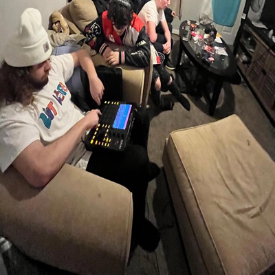 LEAVE (feat. YUNG DC) - Single