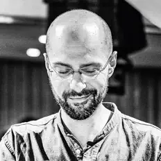 Luca Montebugnoli सुनें, म्यूज़िक वीडियो देखें, बायो पढ़ें, दौरे की तारीखें और बहुत कुछ देखें!
