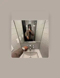 Dengarkan dukewls, tonton video musik, baca bio, lihat tanggal tur & lainnya!