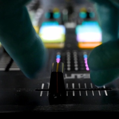 Take me out with the Crossfader (Radio Edit) - Single