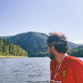 Этот момент Azzi