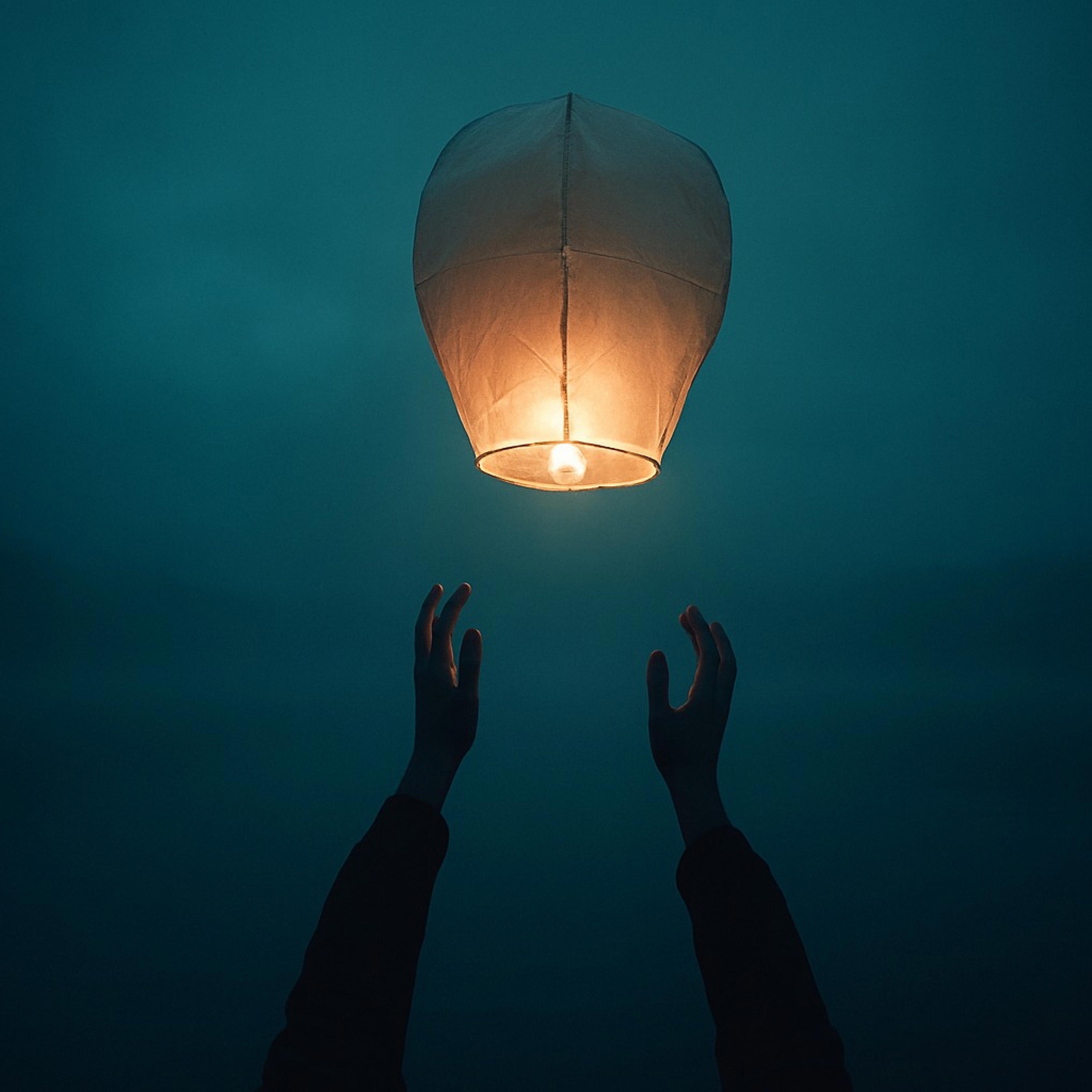 Warm in the dark - Single