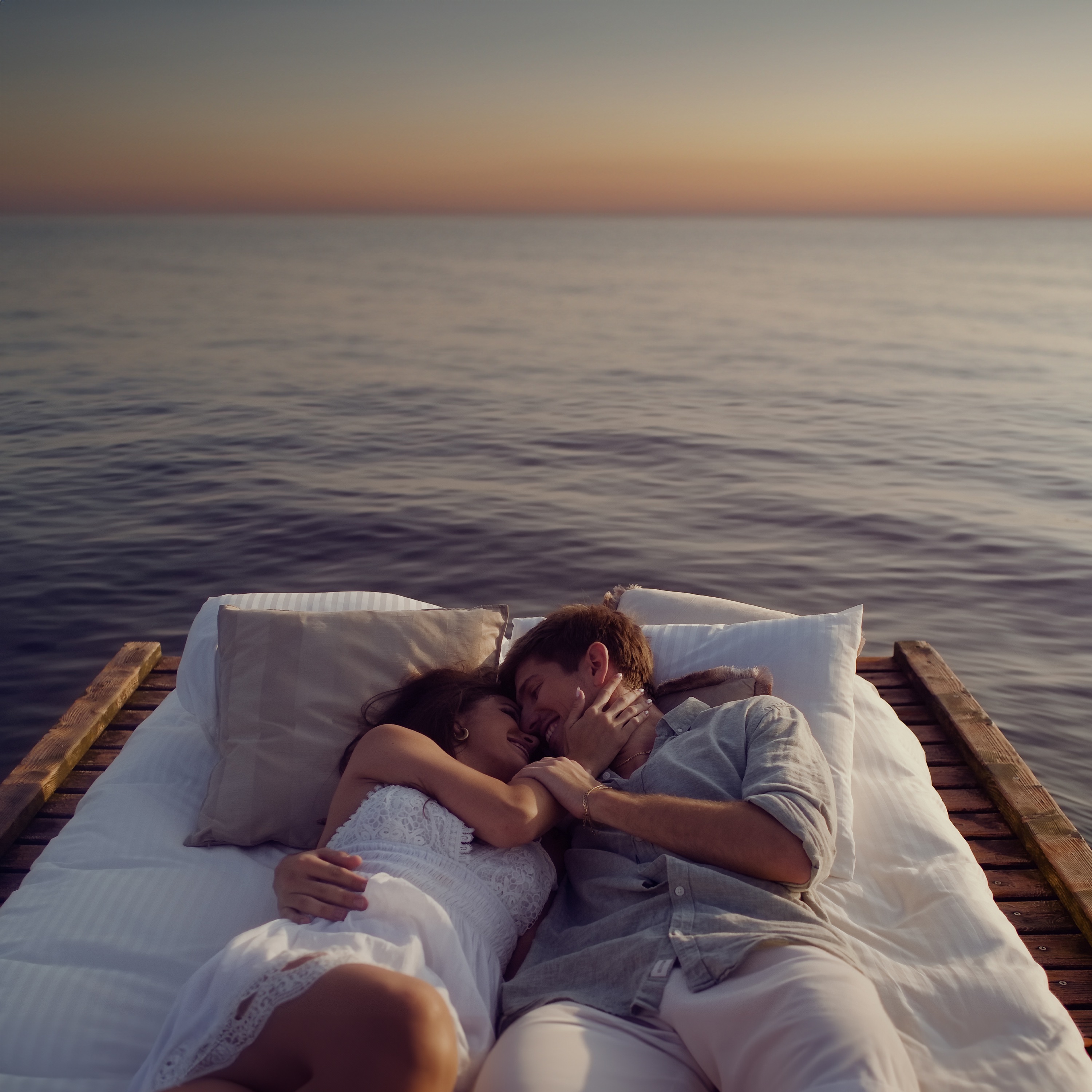 Tvoje telo se meni prilega - Single