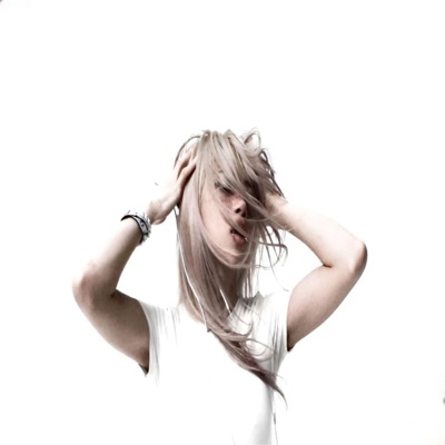 skin2skin (feat. Naota) - Single