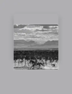 Dengarkan Spring Palace, tonton video musik, baca bio, lihat tanggal tur & lainnya!