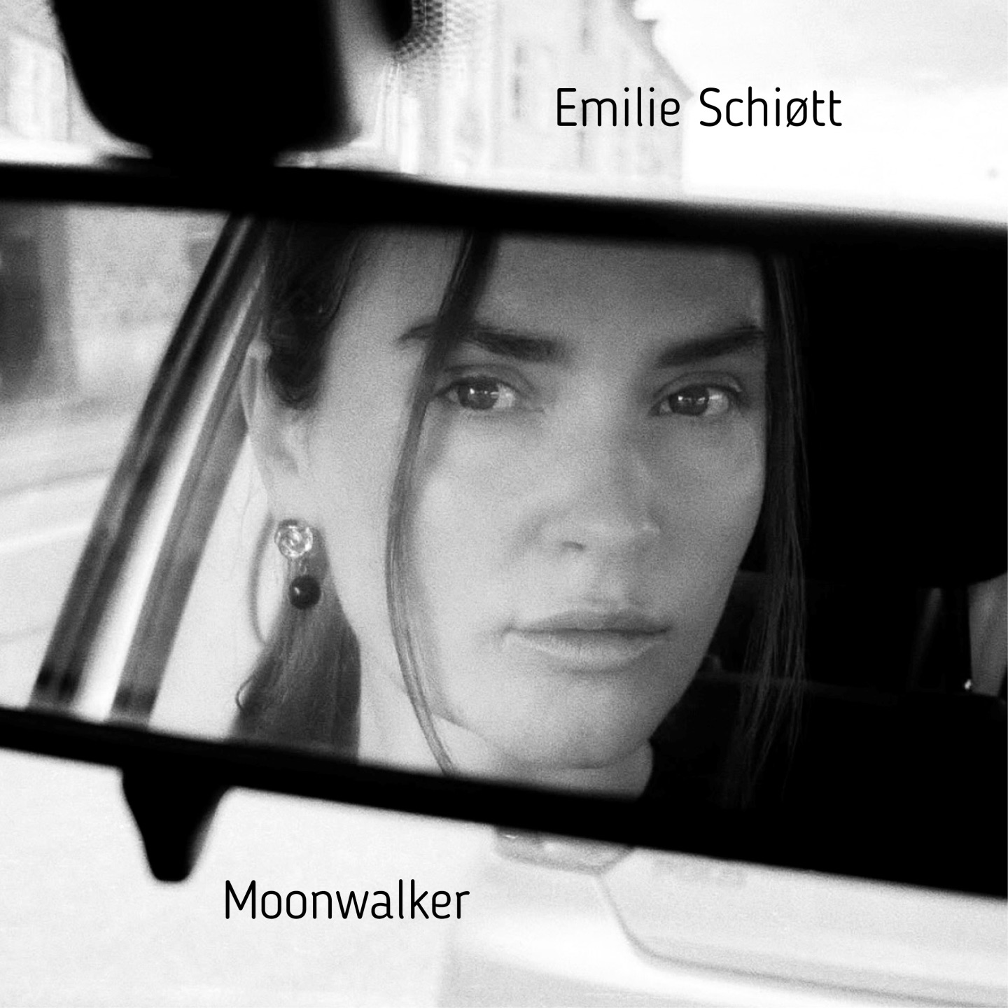 Moonwalker - Single