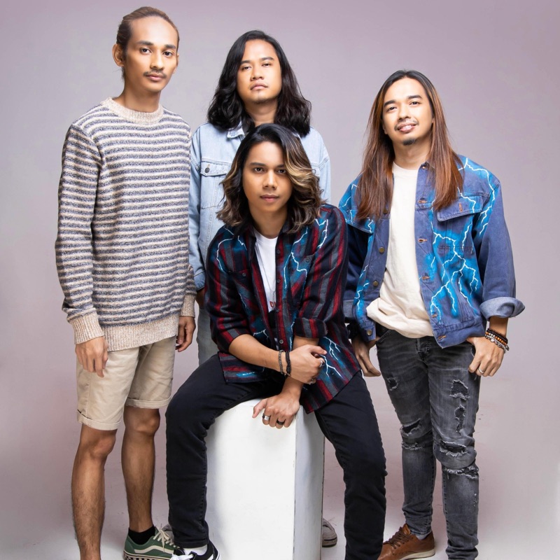 Seragam Hitam (LIVE RECORD)