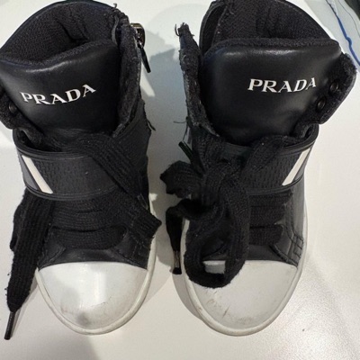 Dilly Burger - Single