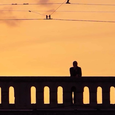 Adam Inja Tanhast - Single