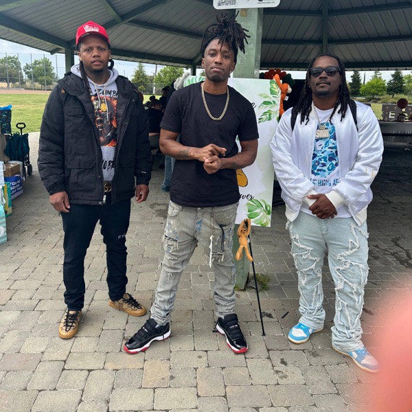 Gangsta shit (feat. Island gang peezy)