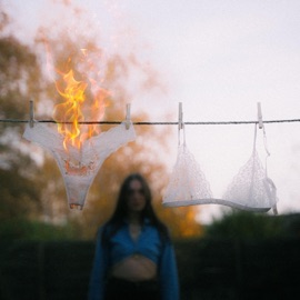 SEULE DANS TES BRAS Séleste