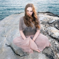 Stranded in the Middle - Hanna Andréa