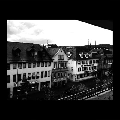 Bước Xuống Fố - Single