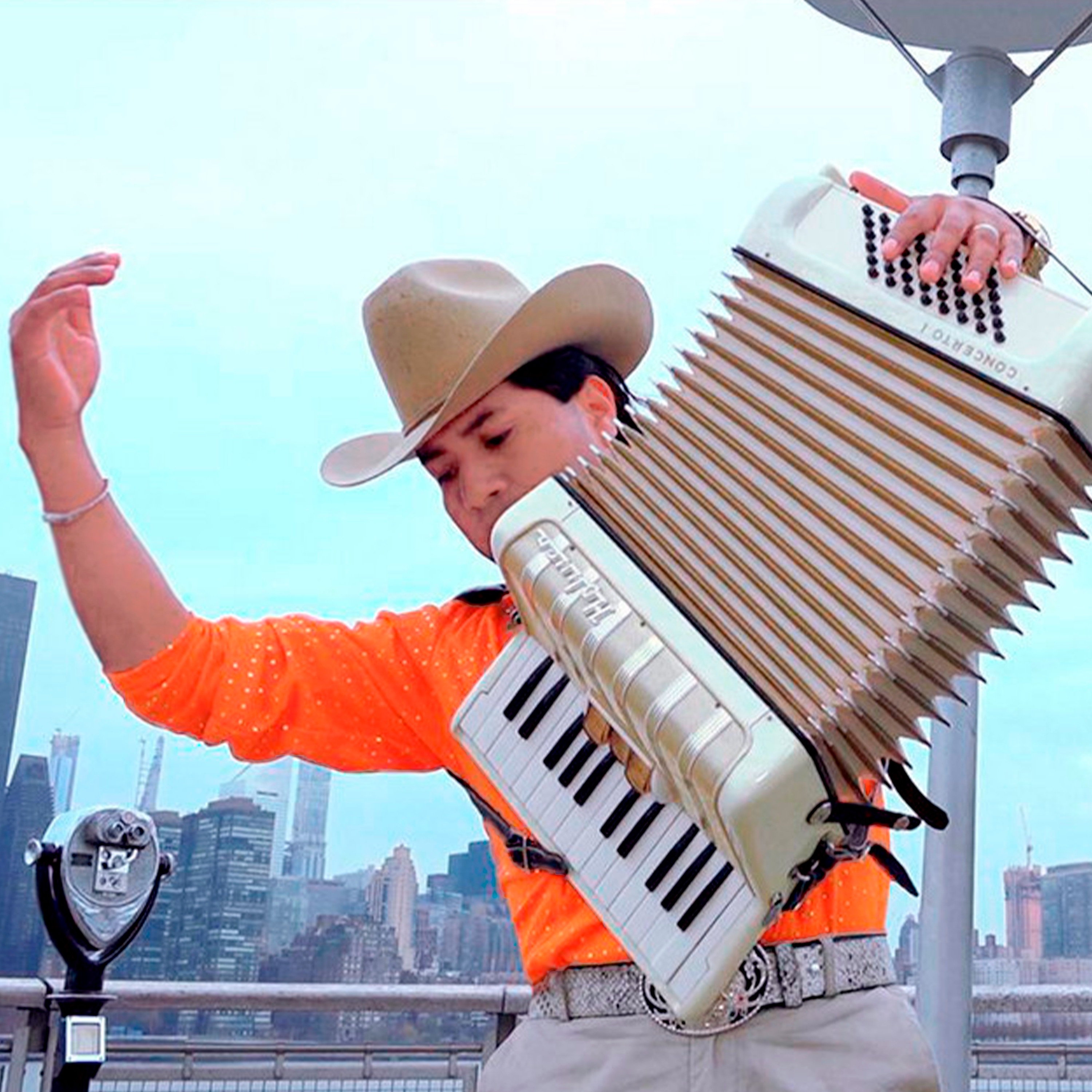 Now On Air:Angel Guaraca - Mi Pequeña