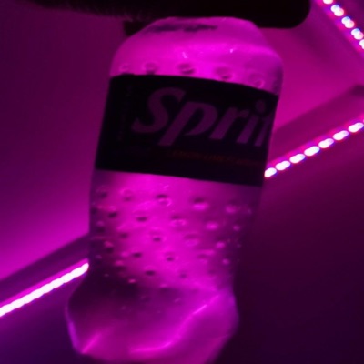 Minute (feat. Yung Luv) - Single