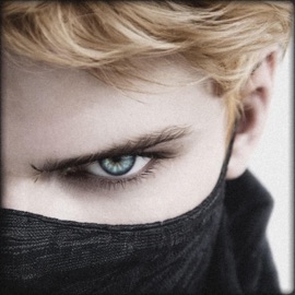 PHONE CALLS (feat. KiLL FENiX, Racx & ThatKidScott) L3