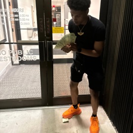 Broke Touch Quezfrmky