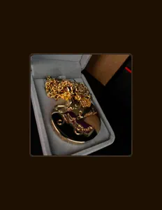 收听 Survabrique、观看音乐视频、阅读小传、查看巡演日期等 ！