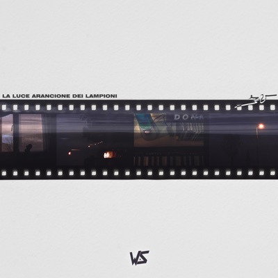 La luce arancione dei lampioni