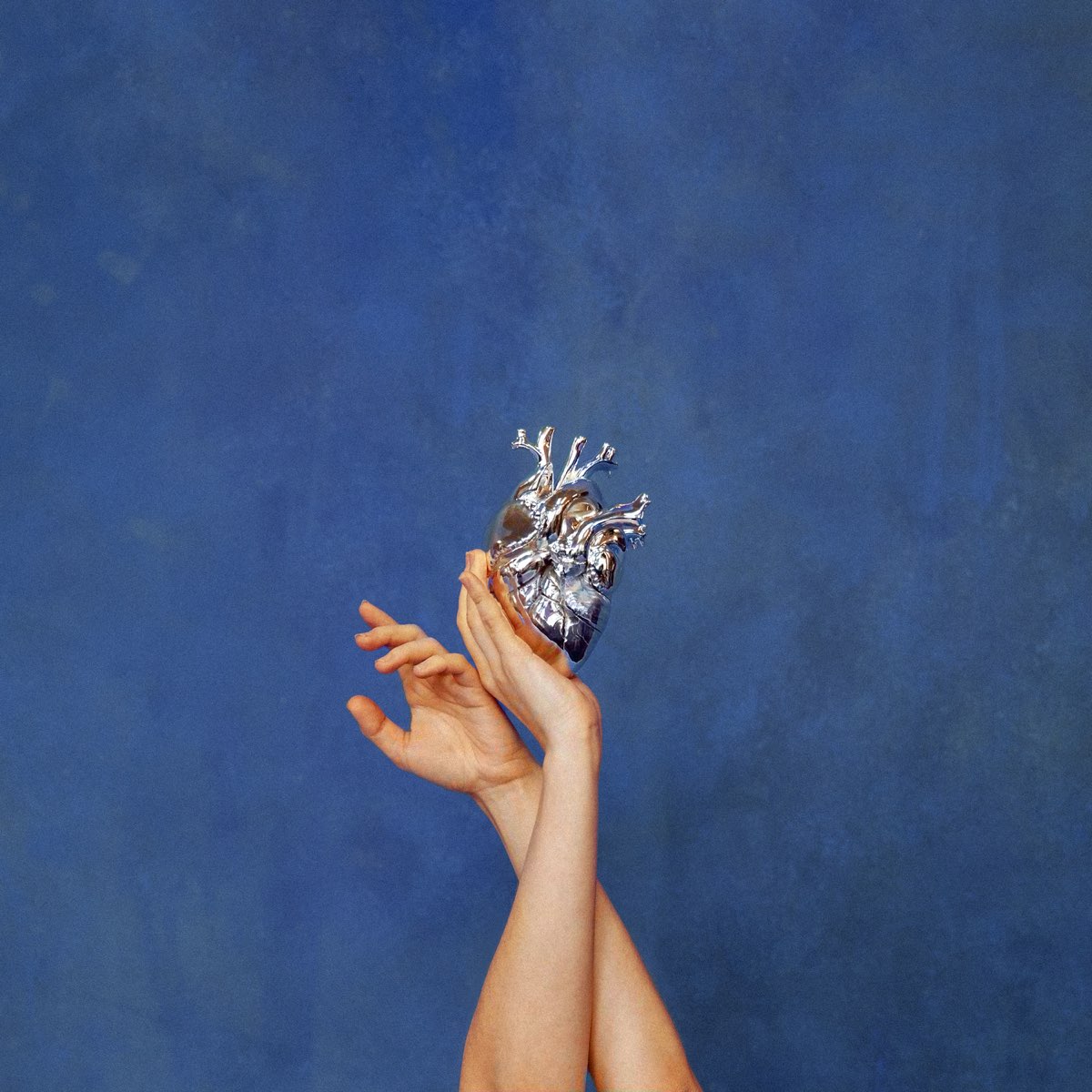 what-happened-to-the-heart-album-by-aurora-apple-music